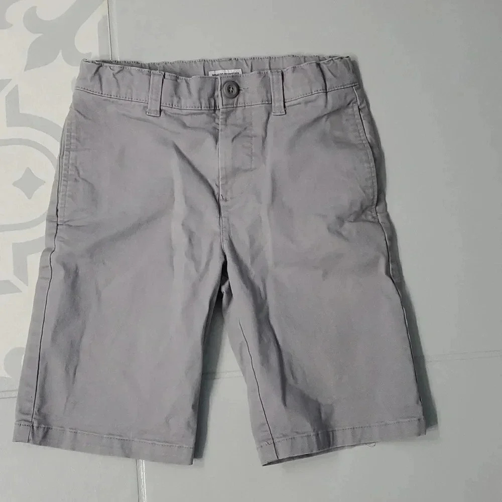 Amazon Essentials shorts Size 10 Slim